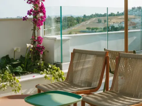 Liv & Co Suites & Villas Apartment Hotel - Photo 2