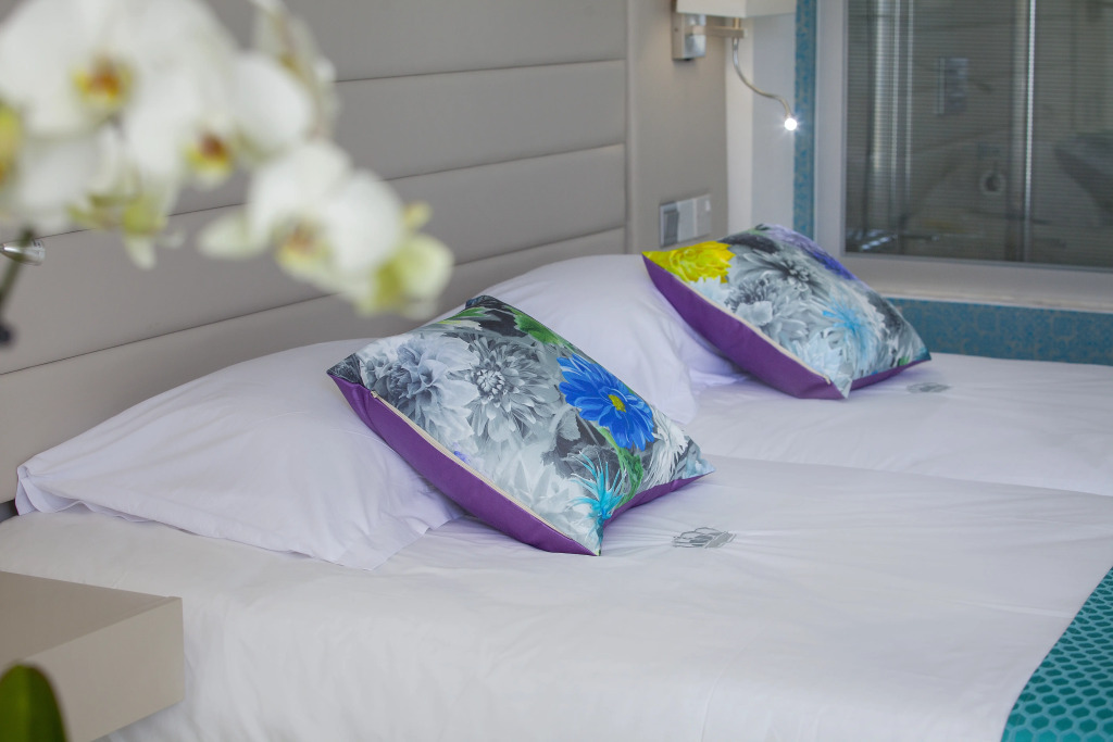 King Evelthon Beach Hotel & Resort - Photo 4