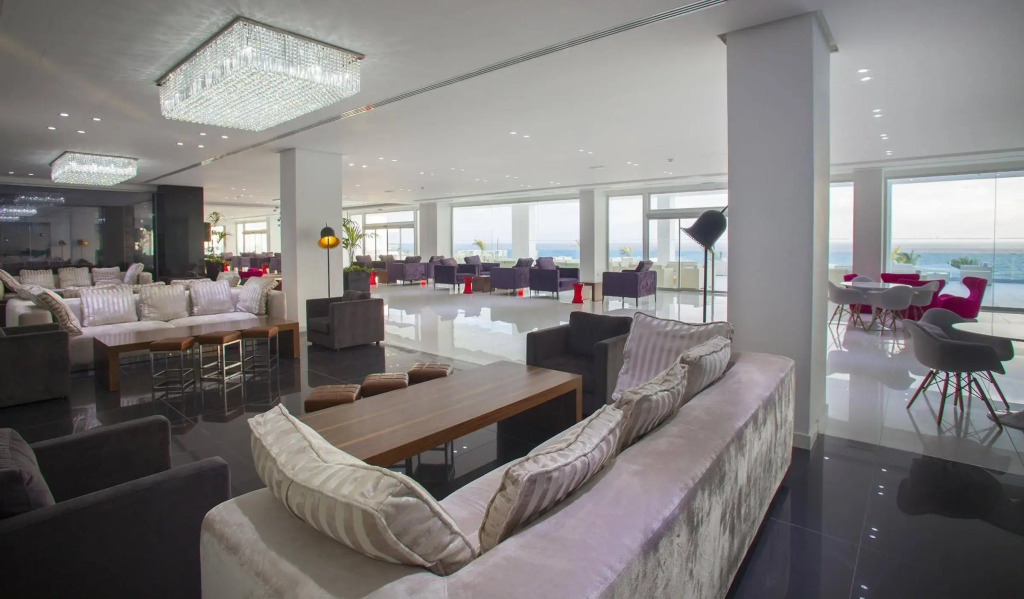 King Evelthon Beach Hotel & Resort - Photo 2