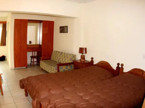Larnaca Bay Suites - Photo 4