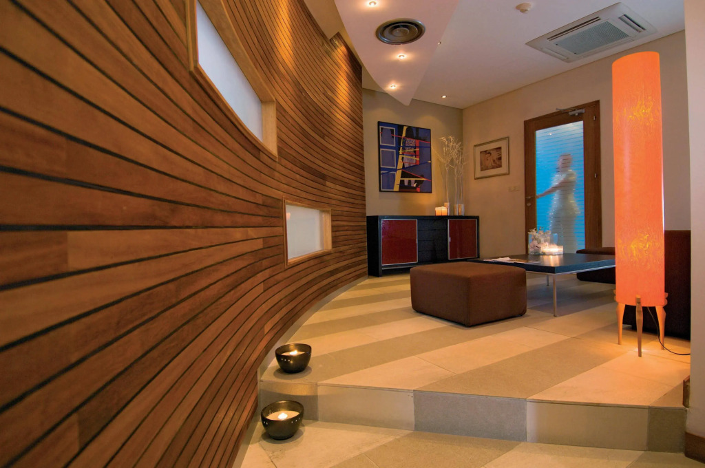 Mediterranean Beach Hotel - Foto 2
