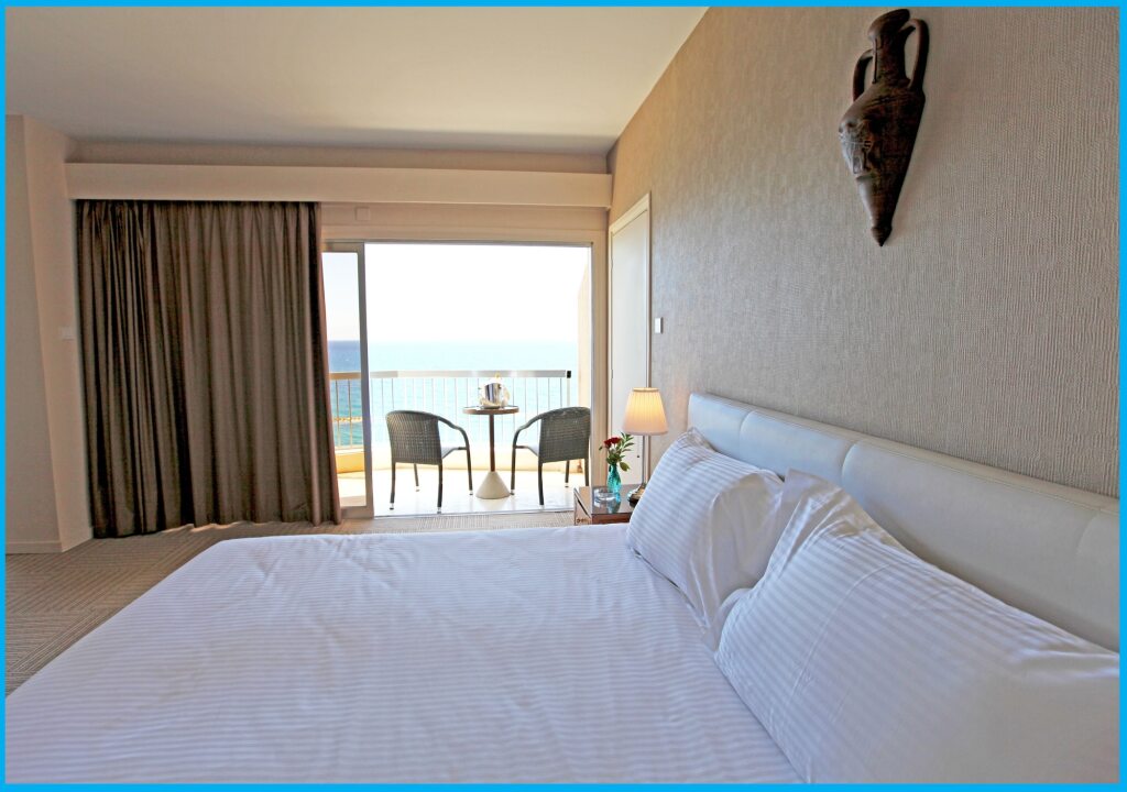 Poseidonia Beach Hotel - Photo 3