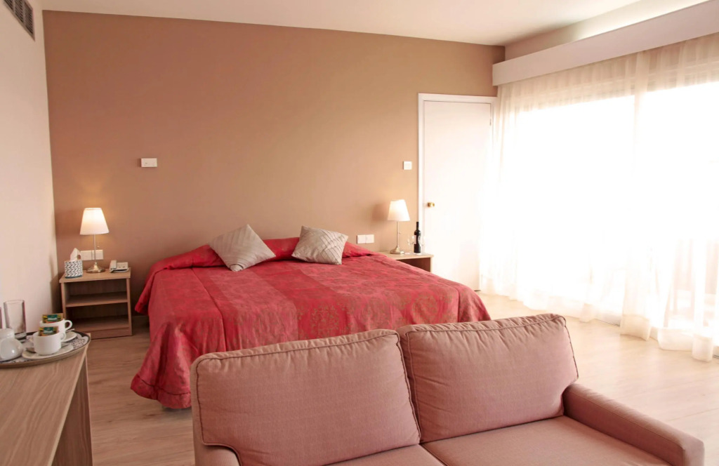 Poseidonia Beach Hotel - Photo 4