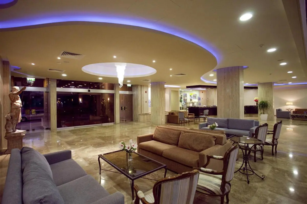 Poseidonia Beach Hotel - Photo 2