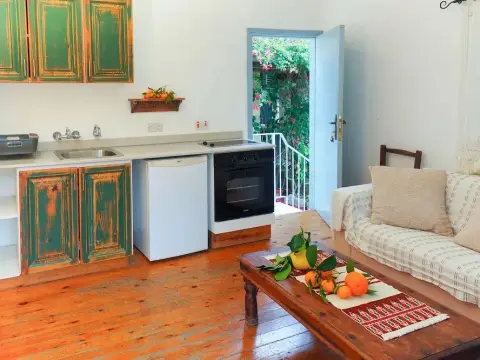 Vasilikos Traditional Holiday Apartments - Photo 4