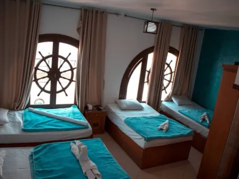 Downtown Hotel - Photo 3