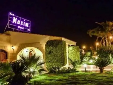 Maxim Inn Lake View - Photo 1