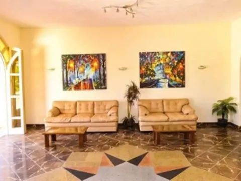 Maxim Inn Lake View - Photo 2