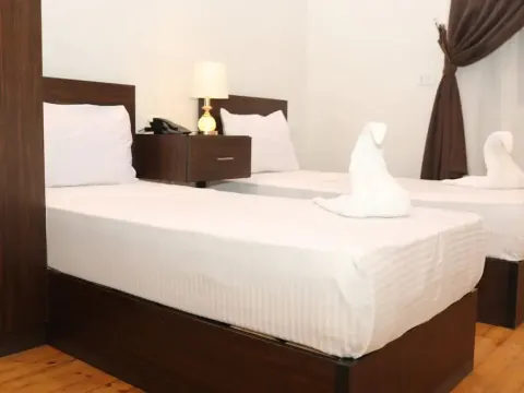 New Midtown Hotel - Photo 3