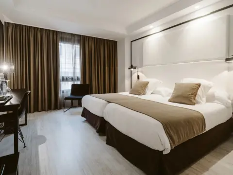 Hotel Abando - Photo 2