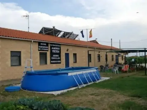 Albergue Vieira - Hostel - Photo 1