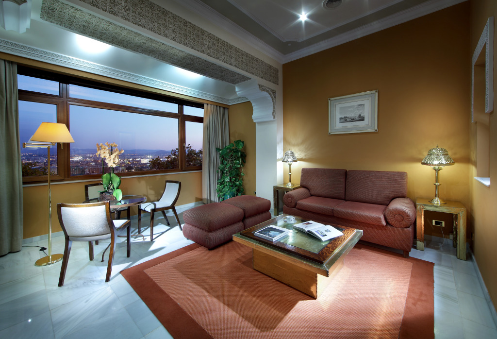Alhambra Palace Hotel - Photo 4