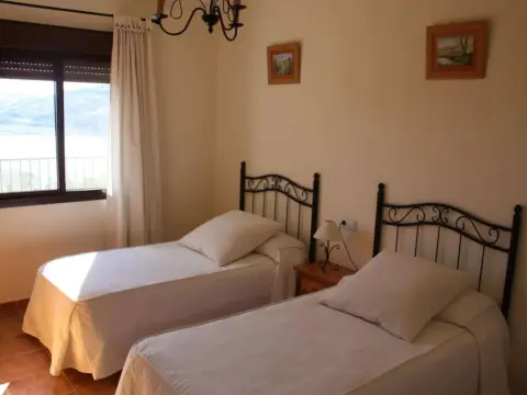 Alojamientos Huetor - Photo 4