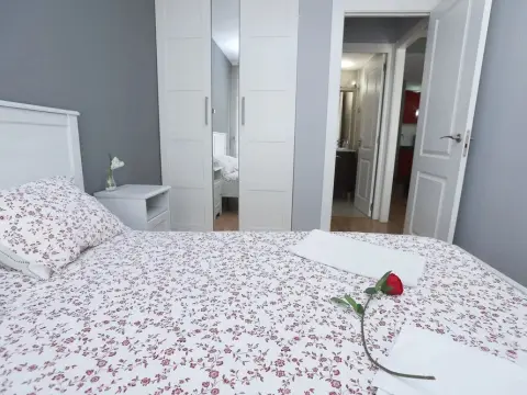 Apartamentos Catalunya 92 - Photo 2