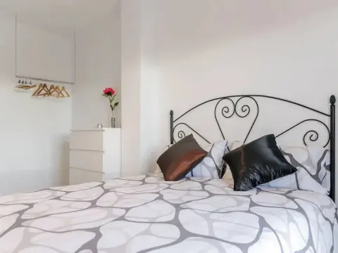 Apartamentos Dinasty - Photo 2
