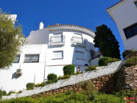 Dos Olivos Apartamentos - Photo 1