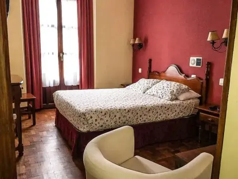 Apartamentos La Guía - Photo 1