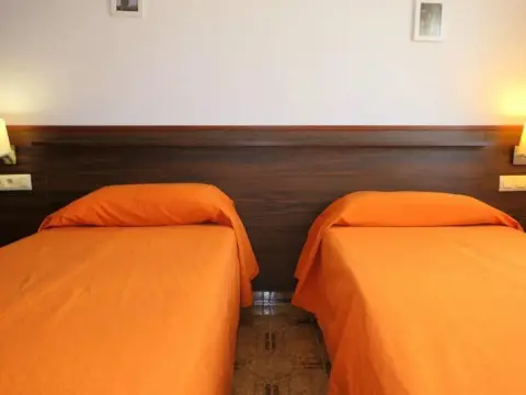 Apartamentos Los Angeles I Y Ii - Photo 2