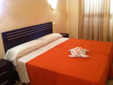 Apartamentos Turisticos Parque Tropical - Photo 4