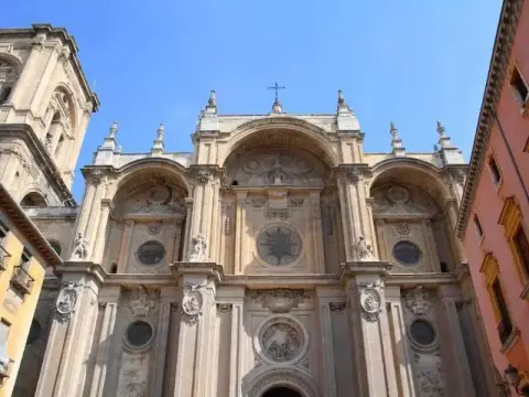 Apartamentos Puerta Elvira Suites 3000 - Photo 1