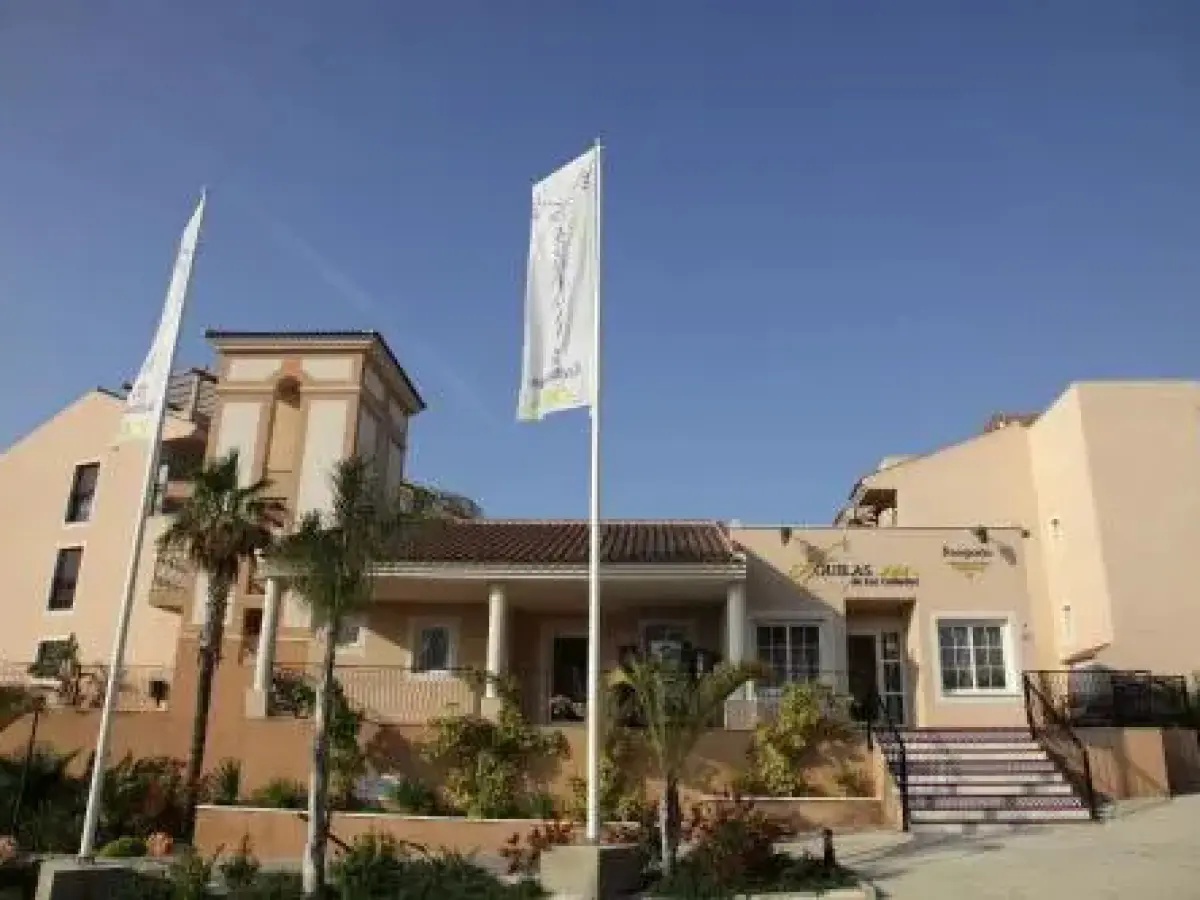 Apartamentos Turisticos Aguilas de los Collados