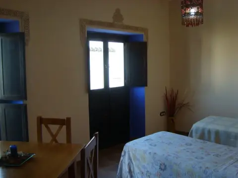 Victoria Apartments - Photo 2
