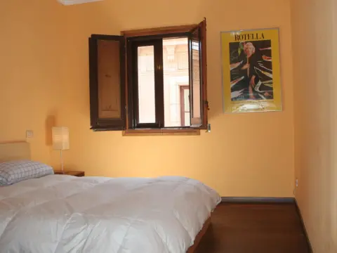 Vidre Home - Plaza Real Apartments - Photo 4