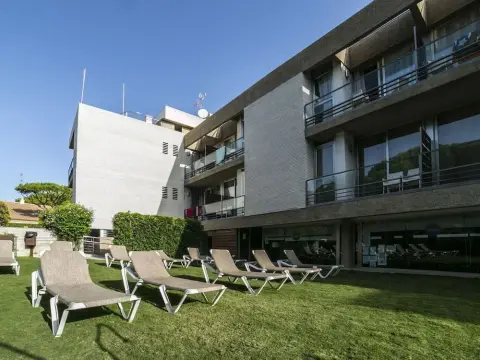 Aparthotel AirBeach Islantilla - Photo 1