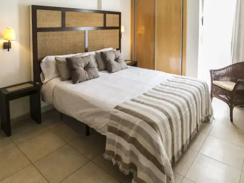 Aparthotel AirBeach Islantilla - Photo 3