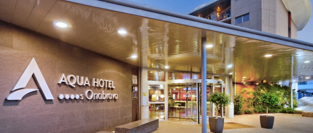 AQUA HOTEL ONABRAVA & SPA 4* Super