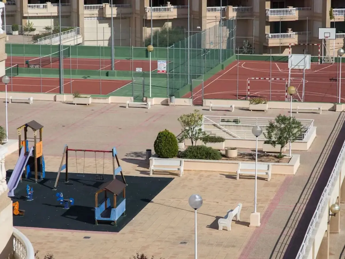 Ático dúplex en urbanización familiar