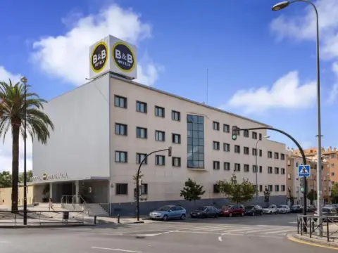 B&B Hotel Granada Estación - Photo 1