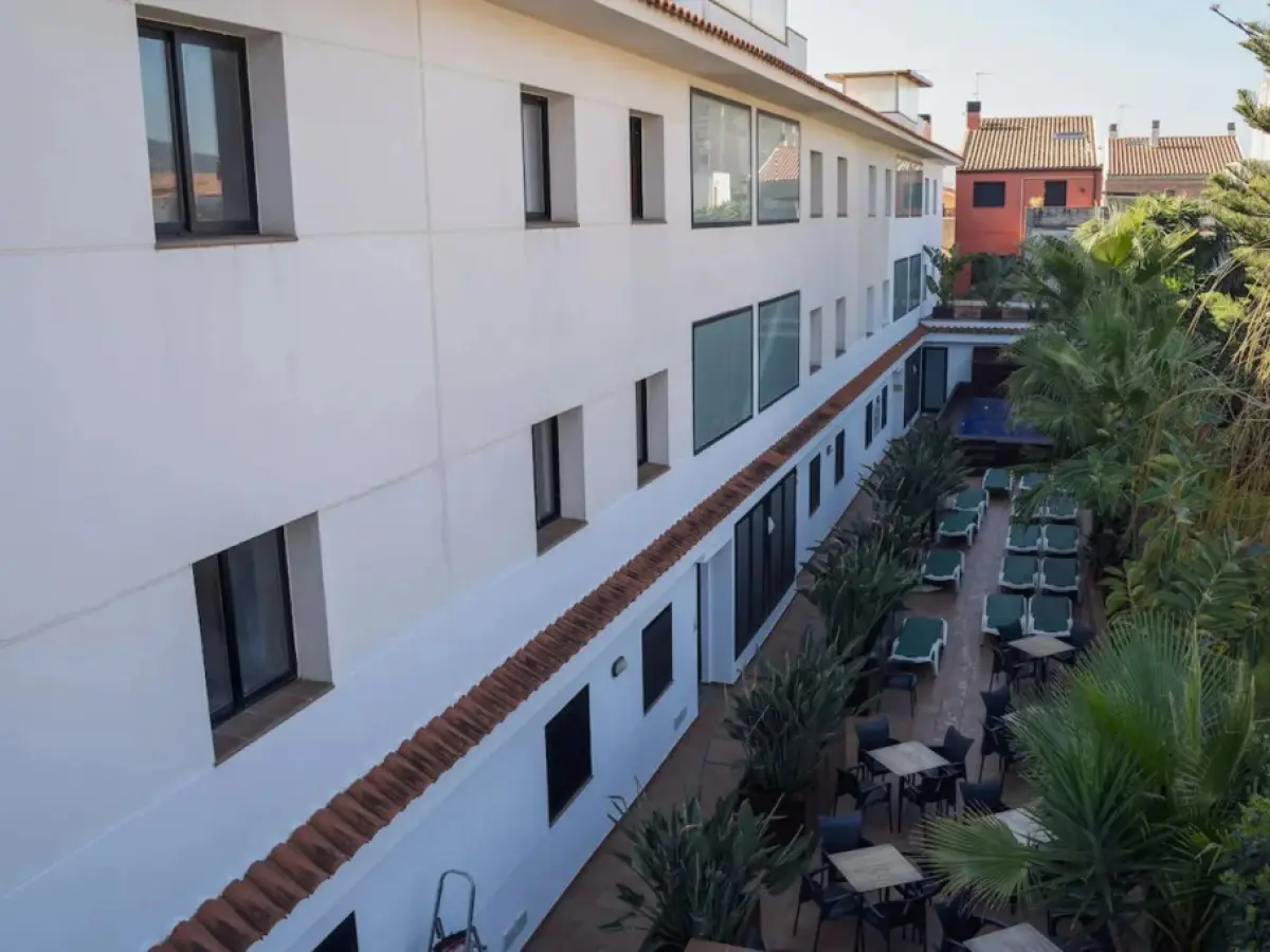 Beatrix 2000 - Caliu apartments