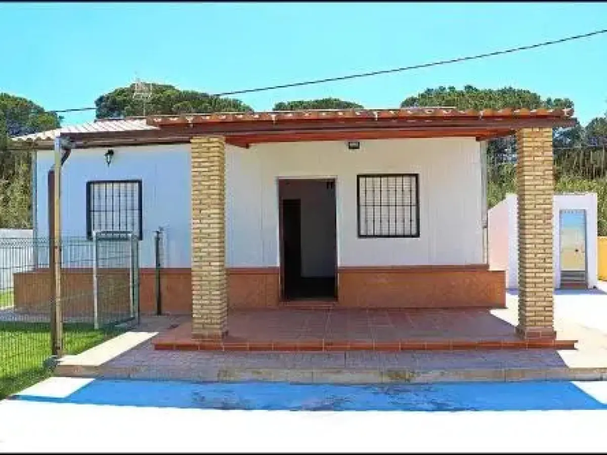 Bungalow en Conil con piscina