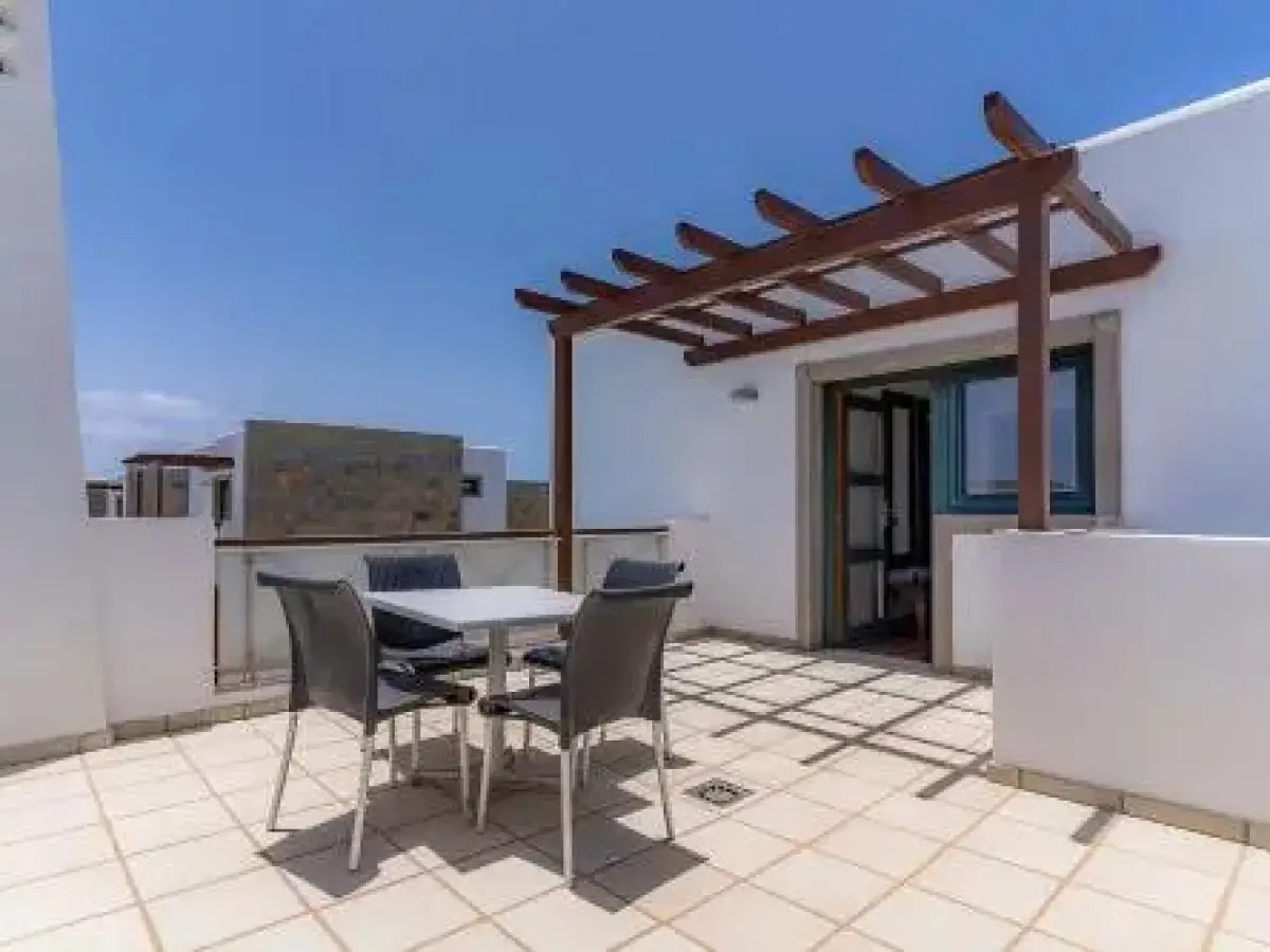 Camelot Holiday Homes by LIVVO