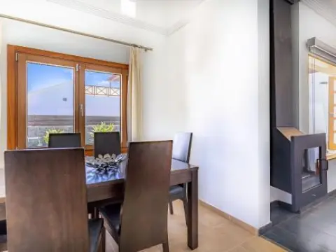 Camelot Holiday Homes by LIVVO - Photo 2