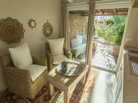 Can Aisha - Adults Only - Photo 1