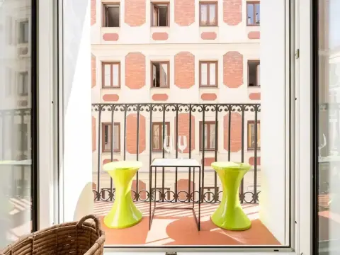 Charming Plaza de Callao - Photo 1