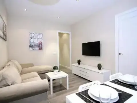 Classbedroom Apartments V - Photo 2