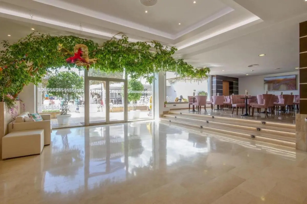 Hotel Condesa - Photo 2