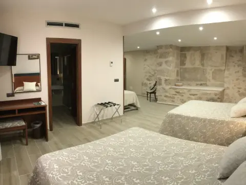 De La Trucha Hotel - Photo 2