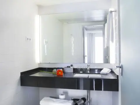 Durlet Beach Apartments - Photo 4