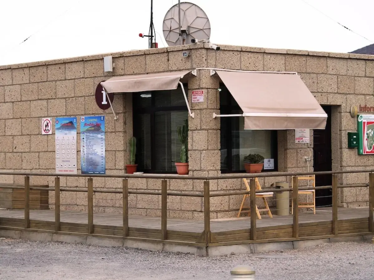 Eco-wooden Houses Camping Montaña Roja