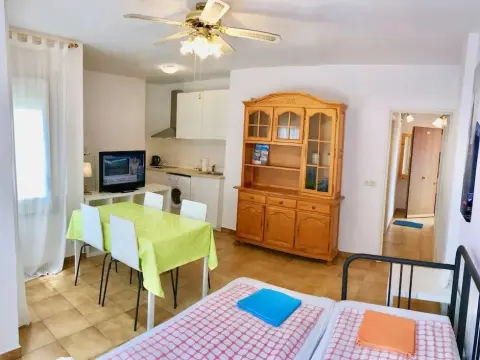 Economy Apartments - Photo 3