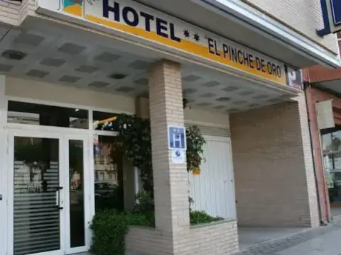 Hotel el Pinche de Oro - Photo 1