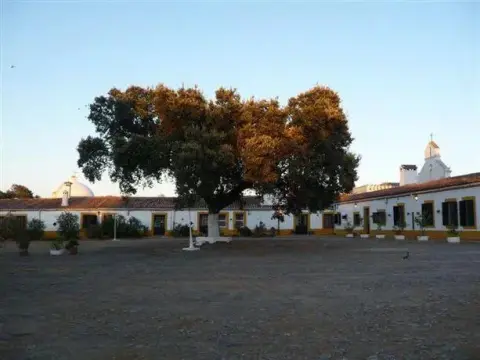 Hotel Rural Histórico El Vaqueril - Photo 1