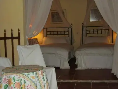 Hotel Rural Histórico El Vaqueril - Photo 4