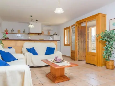 Es Palmer in Campos With 4 Bedrooms and 3 Bathrooms - Photo 3