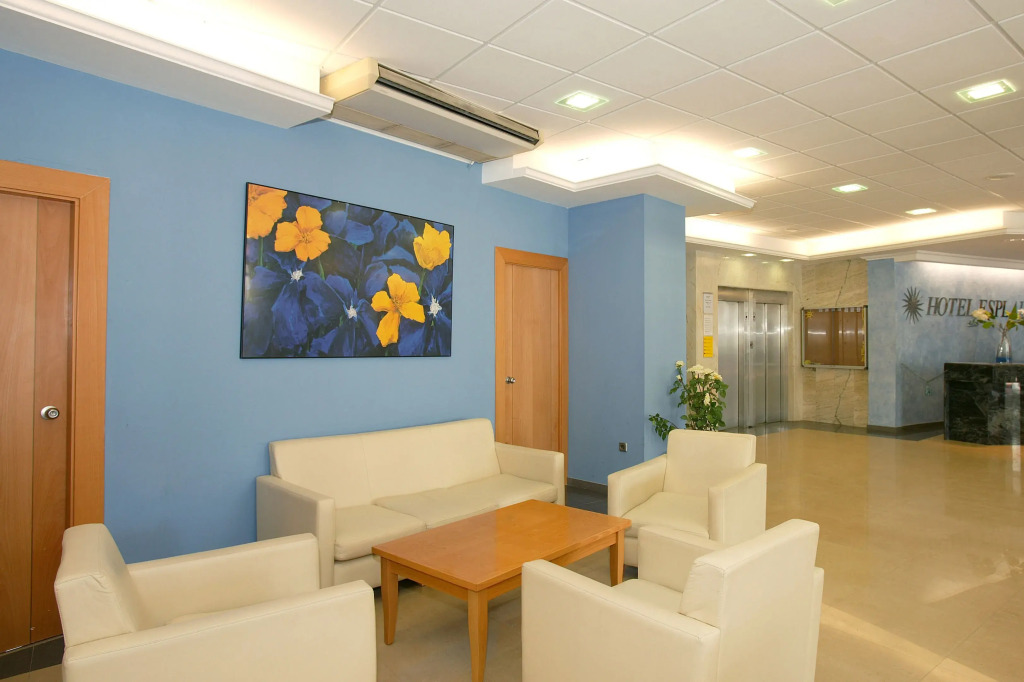 Hotel Esplai - Photo 2