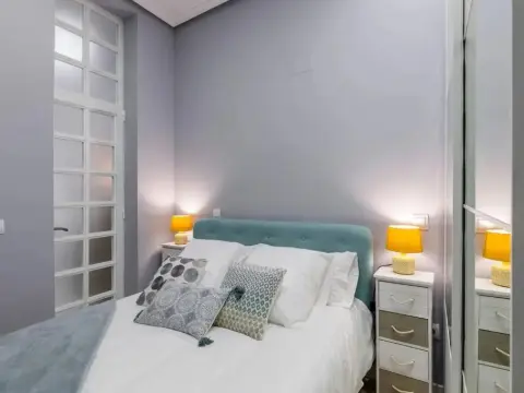 Flaring New Apartment next to Gran Via by Batuecas - Photo 3